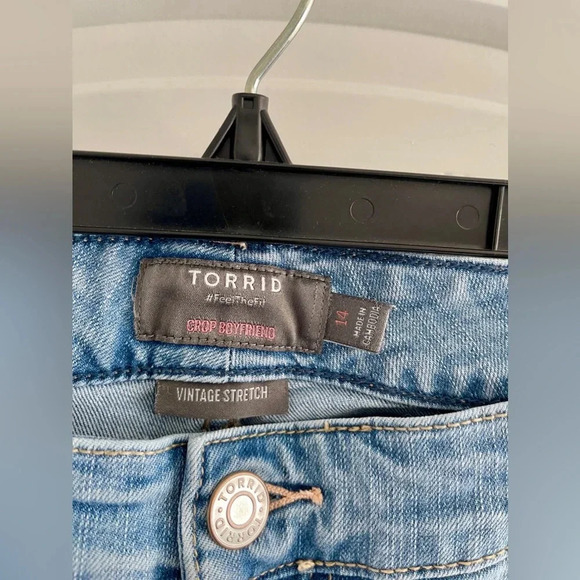 Torrid Size 14 Crop Boyfriend Stretch Mid-Rise Jean - Picture 4 of 7